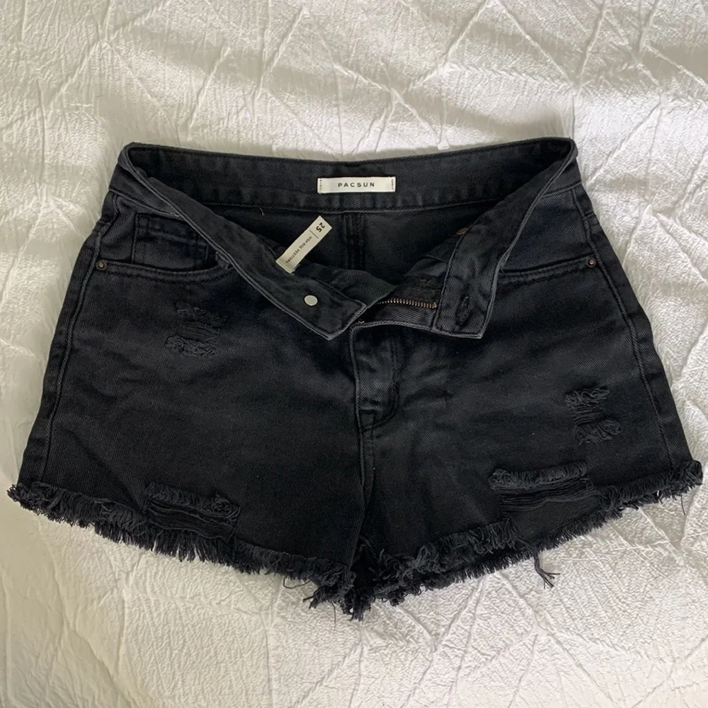 High Rise Pacsun Shorts / Size 25 - Picture 2 of 4